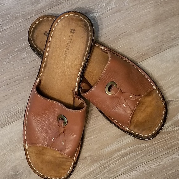 naturalizer sandals discontinued